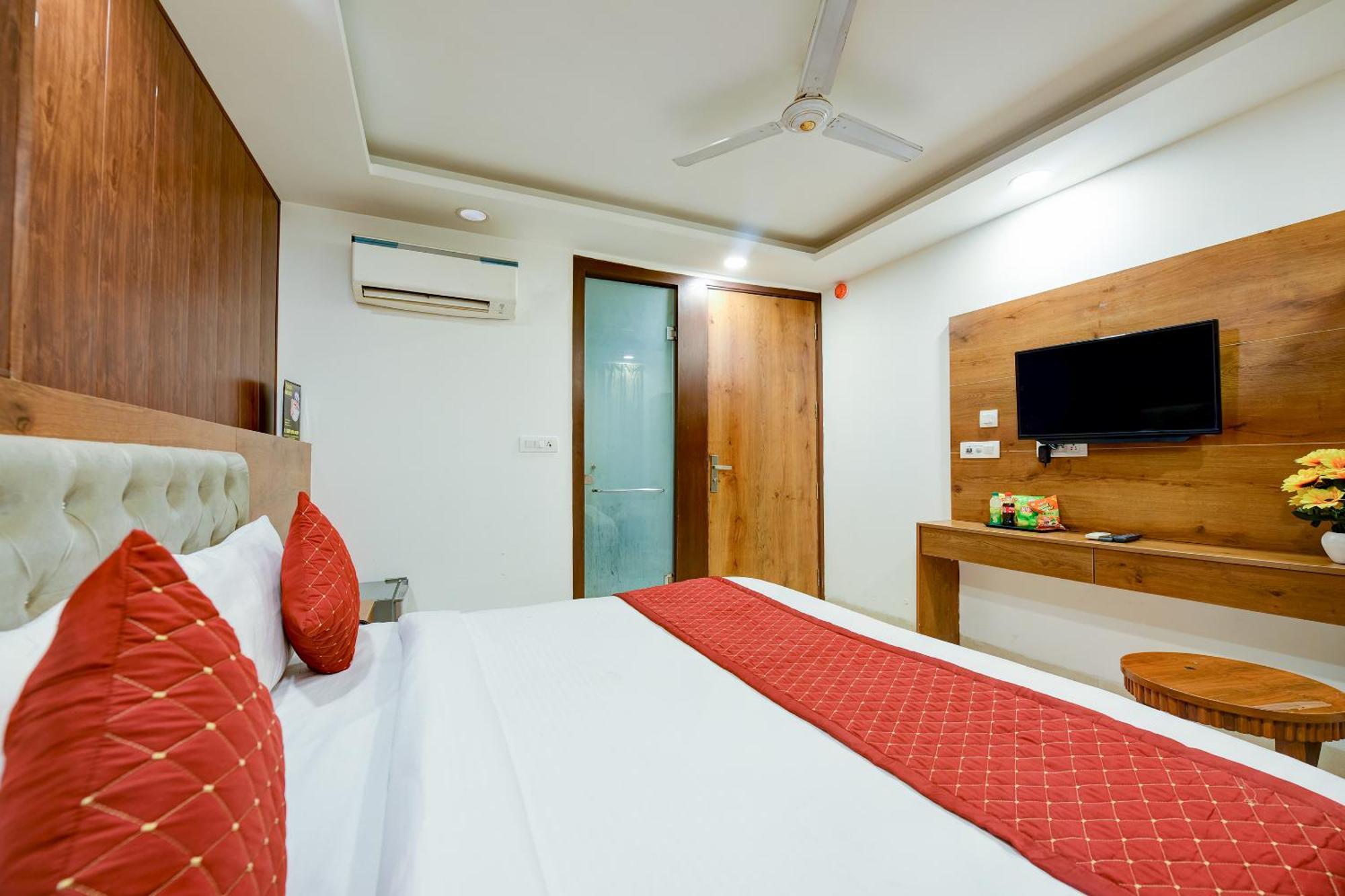 Hotel Grand Qubic Near Delhi Airport นิวเดลี ภายนอก รูปภาพ