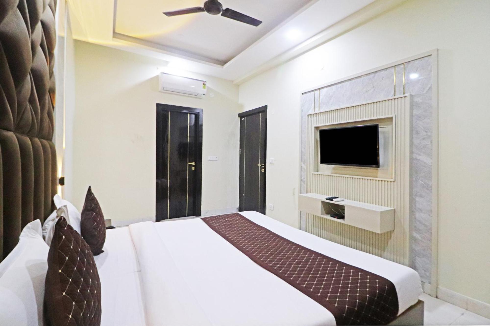 Hotel Grand Qubic Near Delhi Airport นิวเดลี ภายนอก รูปภาพ