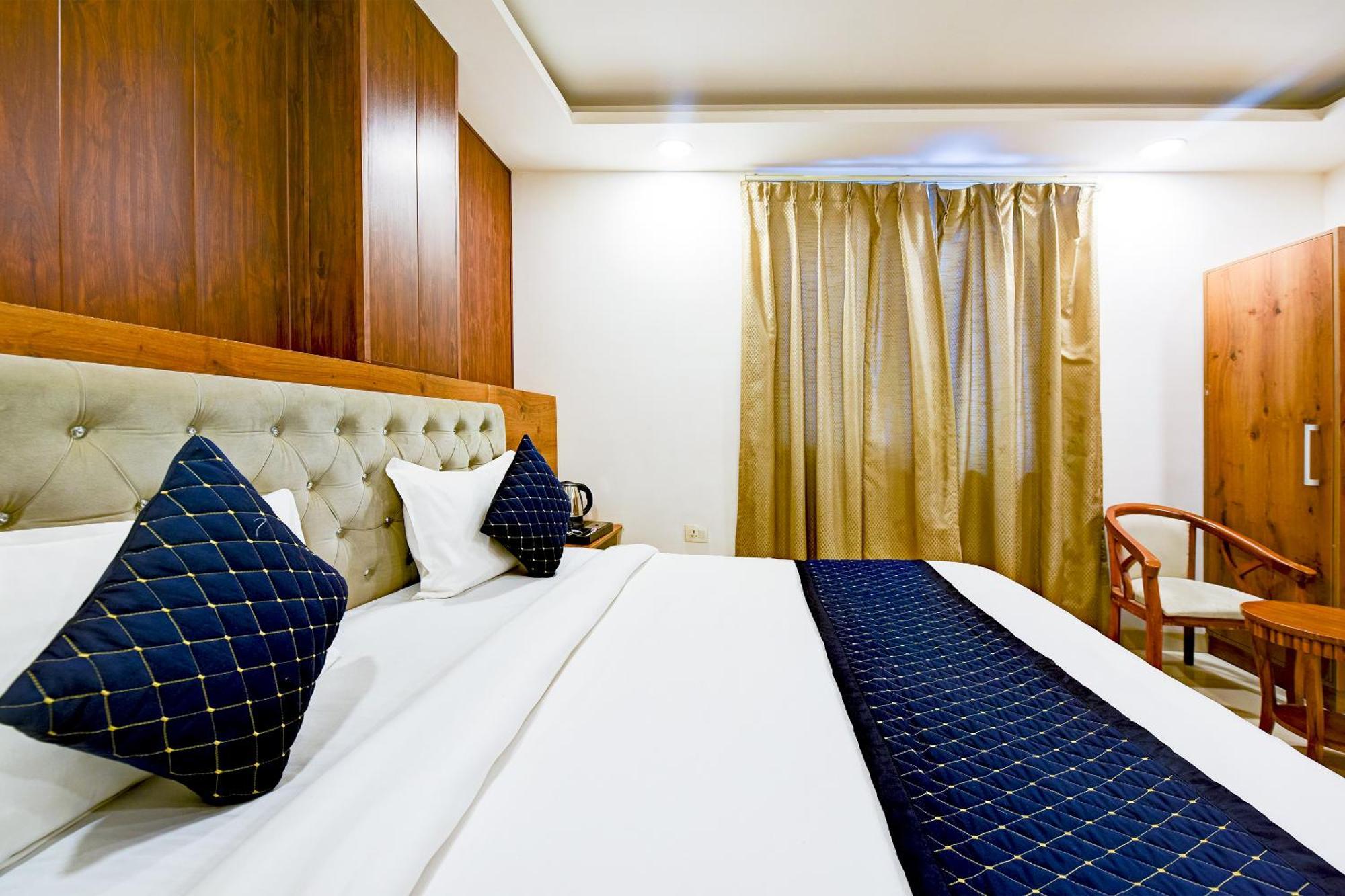 Hotel Grand Qubic Near Delhi Airport นิวเดลี ภายนอก รูปภาพ